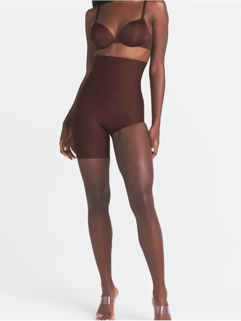 SKIMS LEFT solutions shorts -11442W -cocoa . price is firm